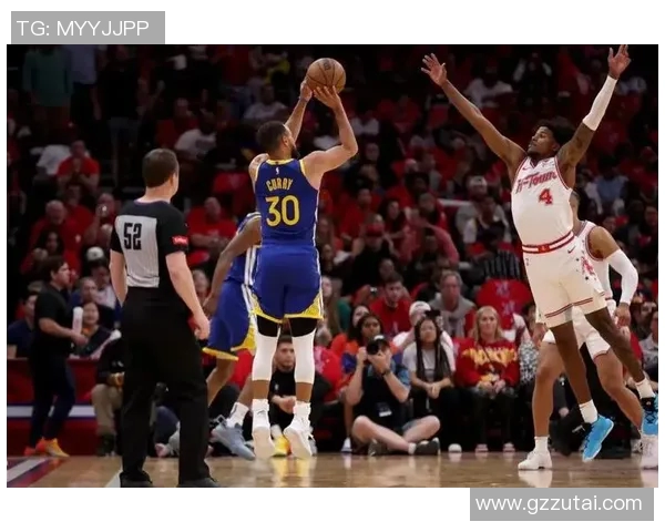 开拓者队球员备战新赛季,全力以赴 开拓者队球员备战新赛季,全力以赴